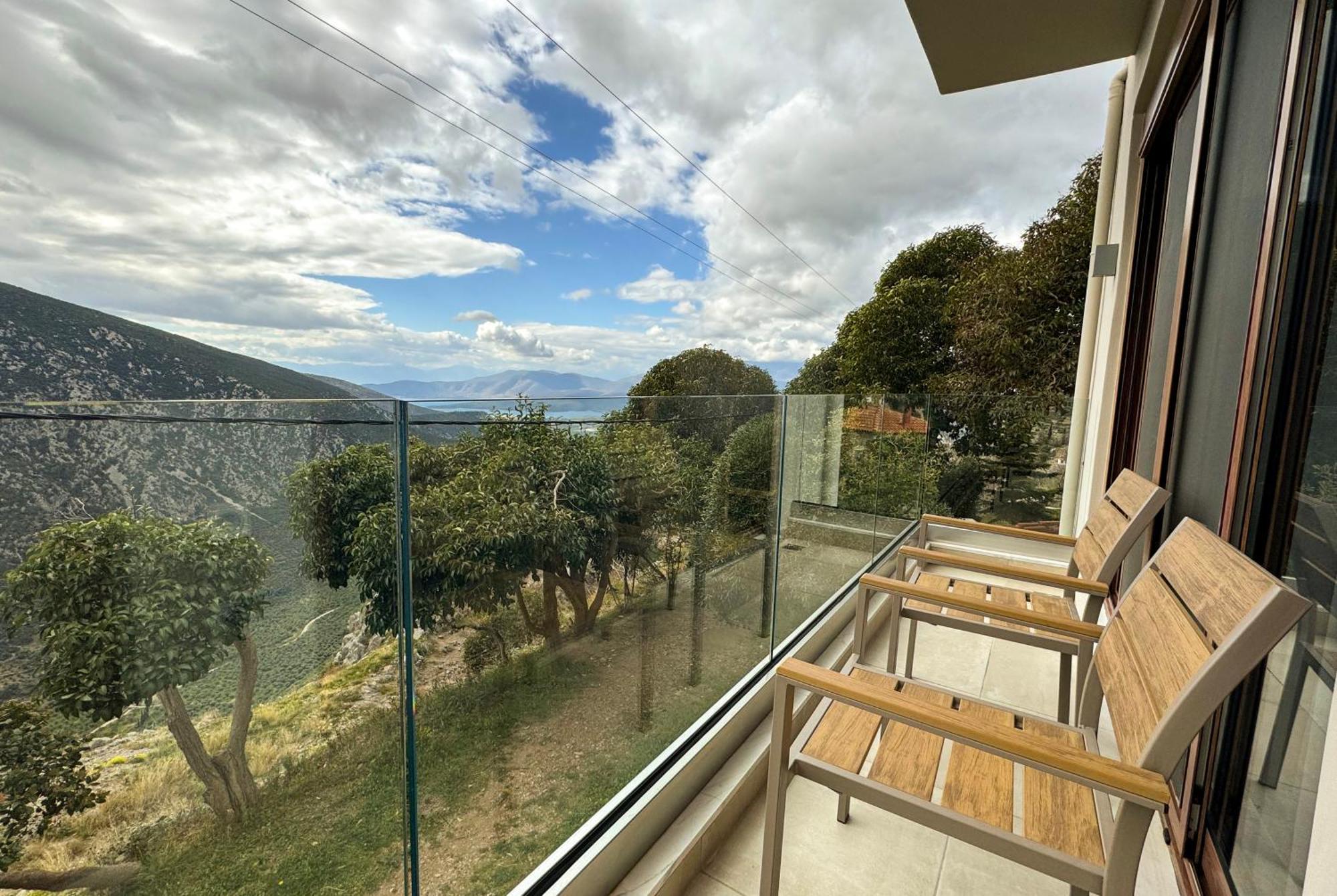 Komody Delphi Exteriör bild