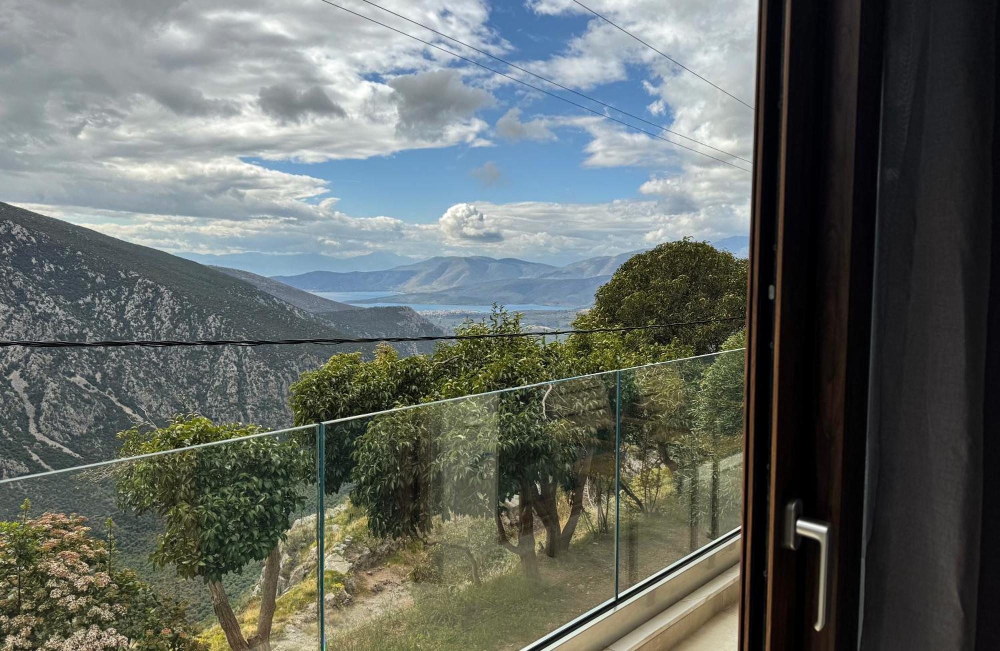 Komody Delphi Exteriör bild
